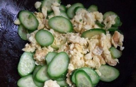 吃荷兰瓜好吗,美味与营养的双重享受