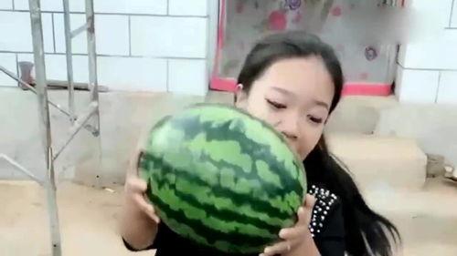 萝丽吃瓜,揭秘娱乐圈的甜蜜瓜田