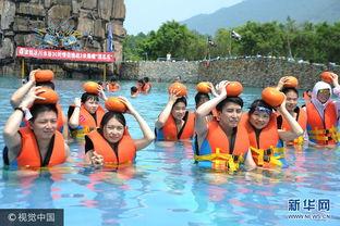 玩水吃瓜视频,玩水吃瓜，畅享清凉时光