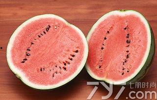 吃白瓜吐了,揭秘吃白瓜后呕吐的真相