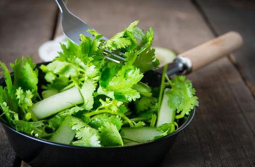 b战香菜吃瓜,揭秘B站热门吃瓜事件背后的真相