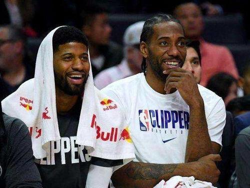 快船嘎嘎吃瓜,揭秘赛场背后的欢乐瞬间