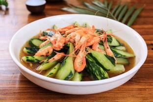 虾尾和小白瓜一起吃,夏日清爽美食新体验