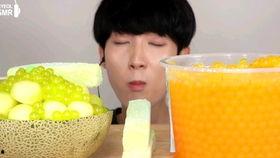 美年达吃哈密瓜,夏日饮品新搭配