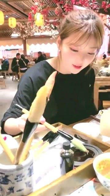 谁家的姑娘吃瓜,揭秘娱乐圈的甜蜜瓜田