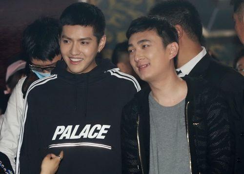 王思聪开播吃瓜,吃瓜成瘾，揭秘娱乐圈幕后风云