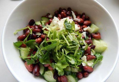 香菜拌吃瓜,香菜拌瓜，味蕾的完美邂逅