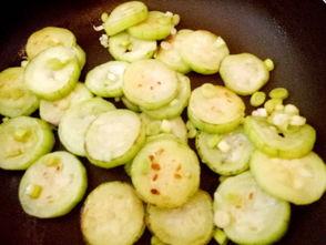 饭后吃瓜的好处,养生又解腻，揭秘五大健康益处