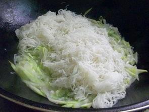 吃瓜炒米粉,吃瓜炒米粉的独特魅力