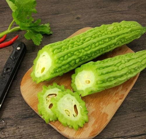 吃瓜压到脚,意外事件引发的生活启示录